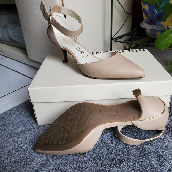 Anne Klein blush heel - Picture 3 of 4